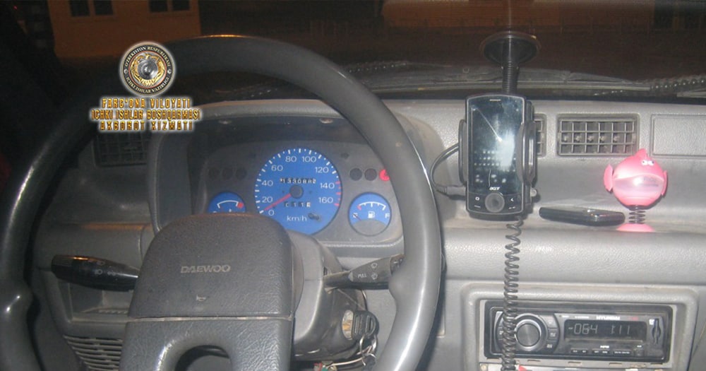 Найден телефонный аппарат гражданина, украденный из его автомобиля