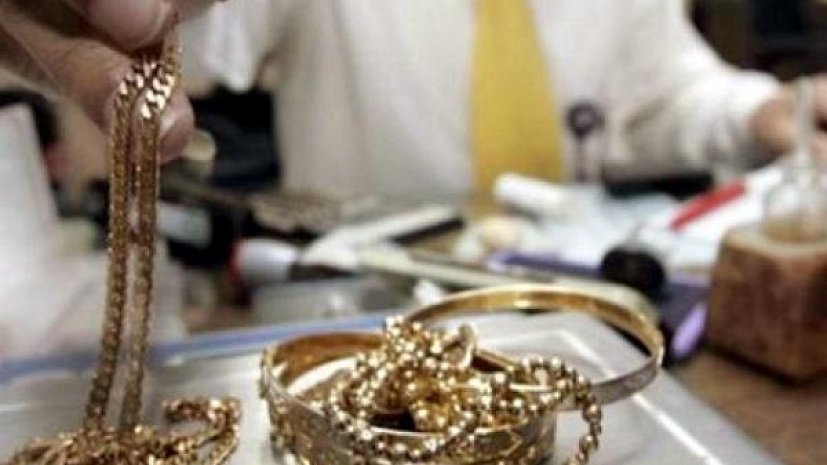 В Бувайдском районе задержаны лица, укравшие золотые украшения на сумму 720 долларов США.