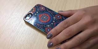 В Бешарыкском районе несовершеннолетняя девушка украла телефонный аппарат из свадебного за…