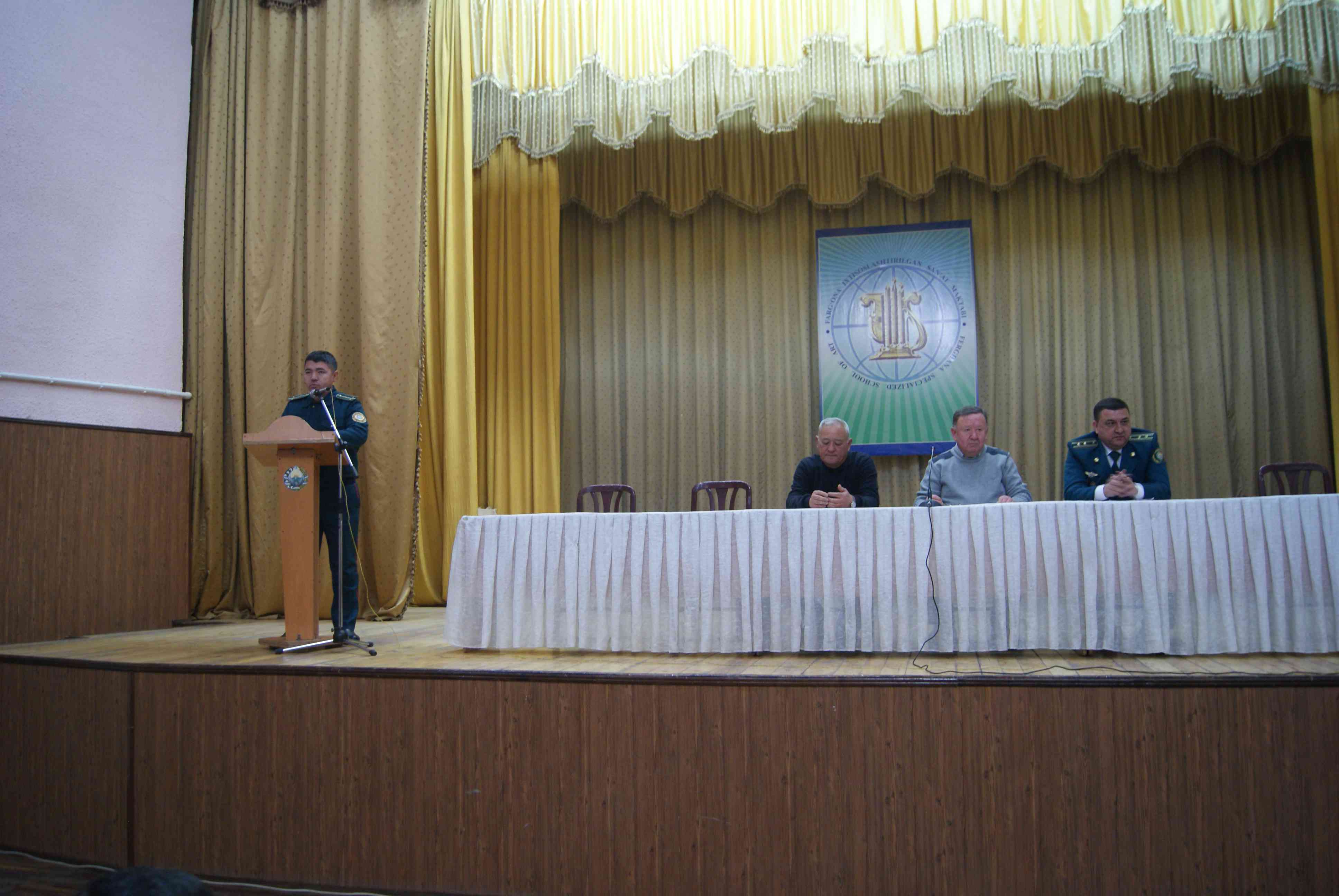 Глава УКД ОВД Ферганского города провел открытую беседу с молодёжью.